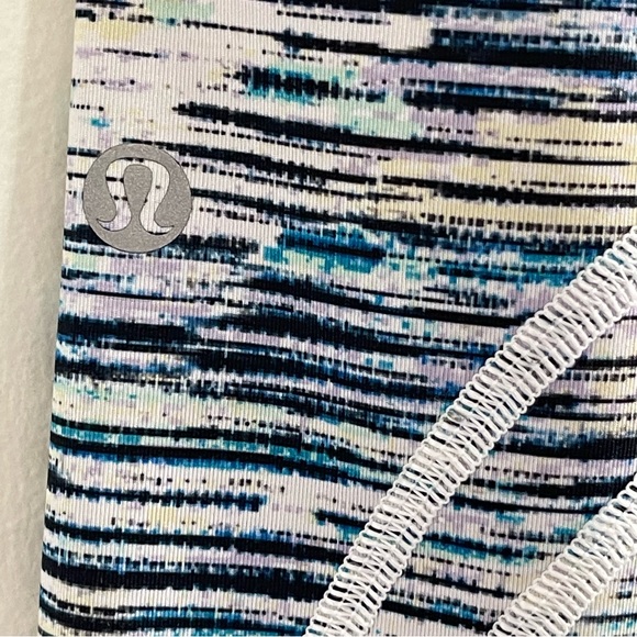 Lululemon Inspire Crop Blurry Belle Leggings 6 - Picture 8 of 15
